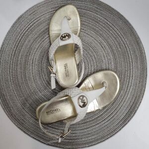 🔥4/$25 MICHAEL KORS GIRLS SANDALS FLIP FLOPS, 2